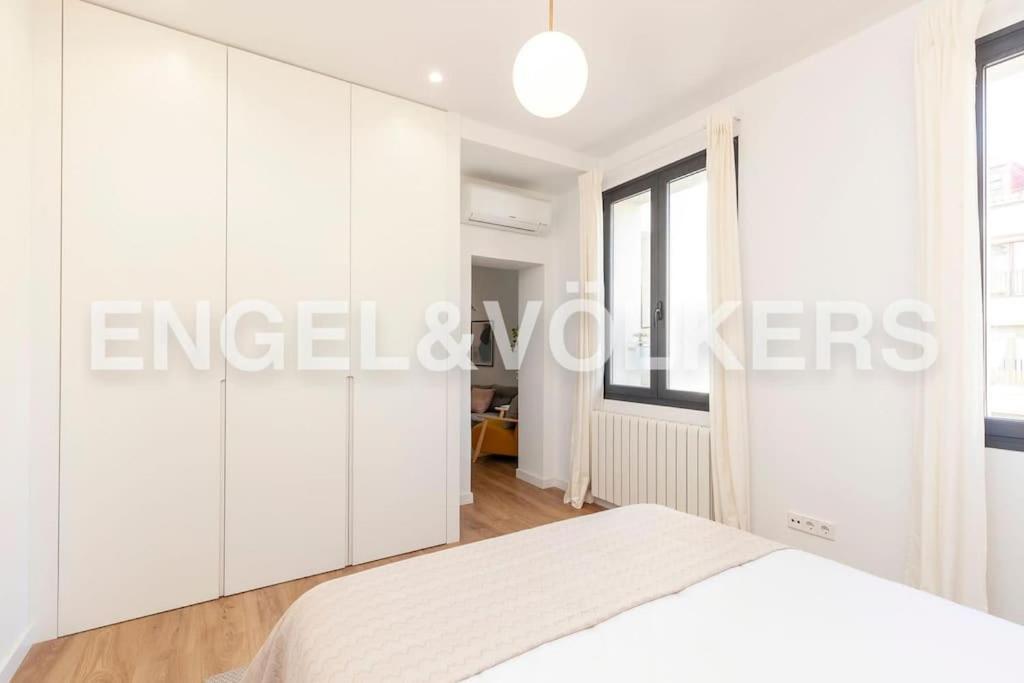 Moderno Apartamento En Pleno Centro Madrid Esterno foto