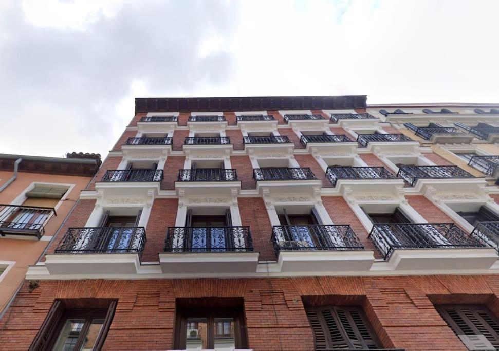 Moderno Apartamento En Pleno Centro Madrid Esterno foto