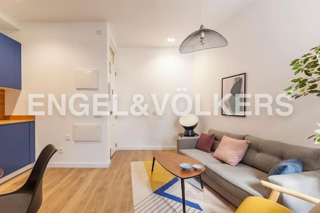Moderno Apartamento En Pleno Centro Madrid Esterno foto