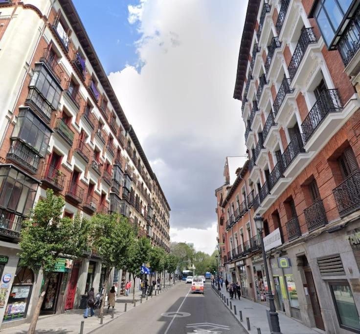 Moderno Apartamento En Pleno Centro Madrid Esterno foto