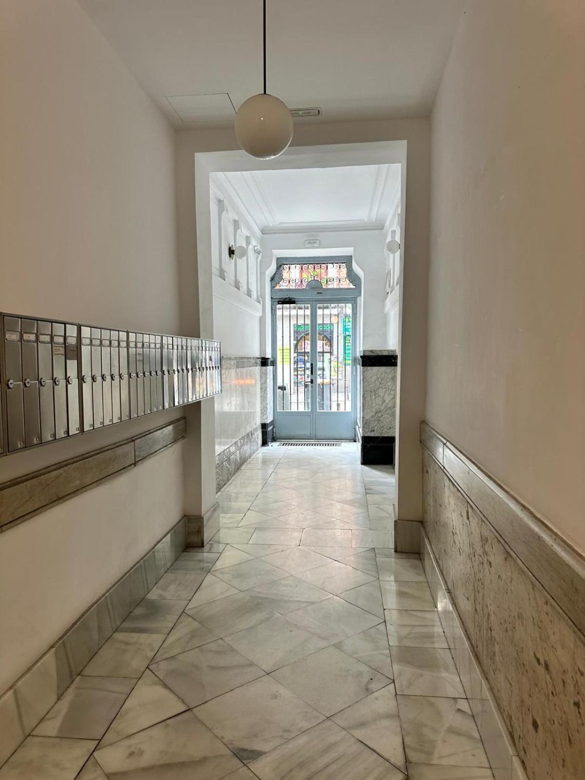 Moderno Apartamento En Pleno Centro Madrid Esterno foto