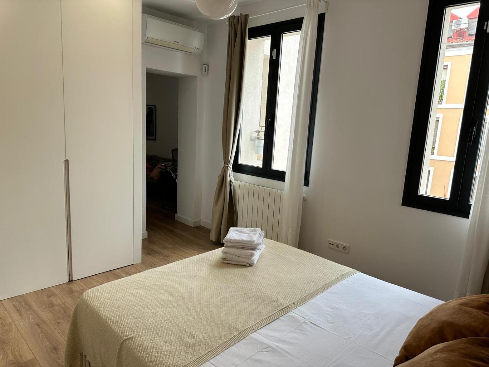 Moderno Apartamento En Pleno Centro Madrid Esterno foto