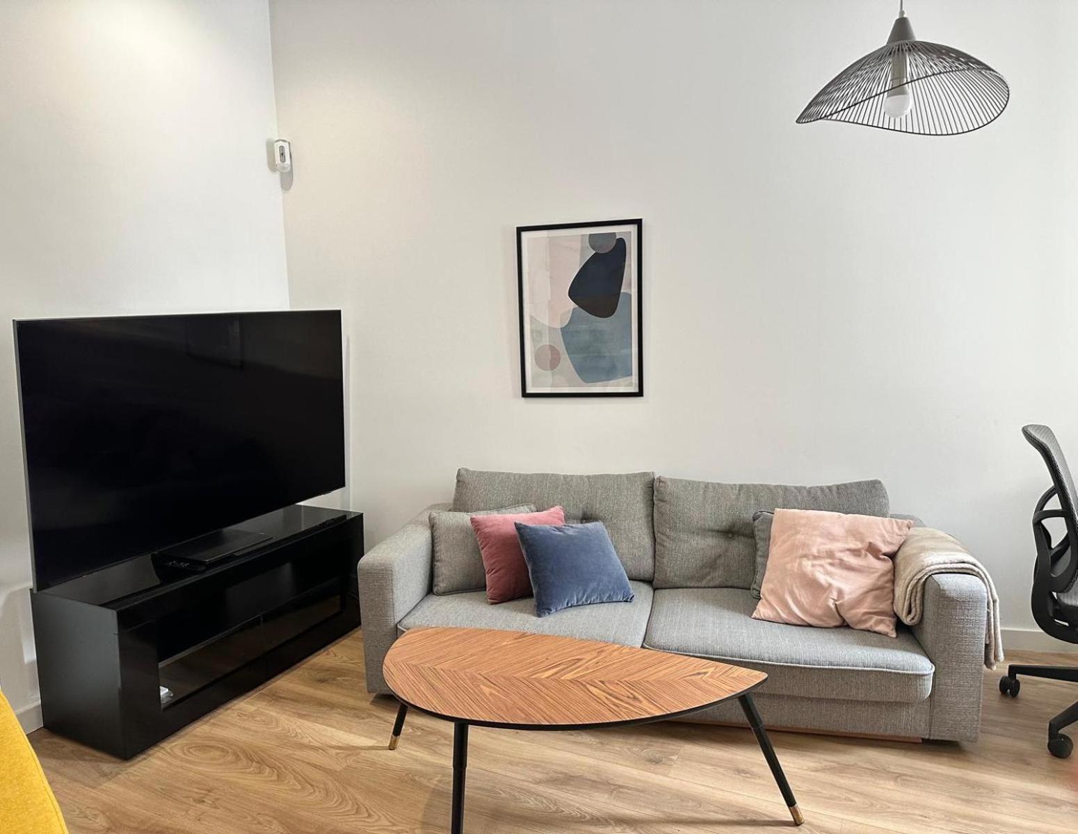 Moderno Apartamento En Pleno Centro Madrid Esterno foto